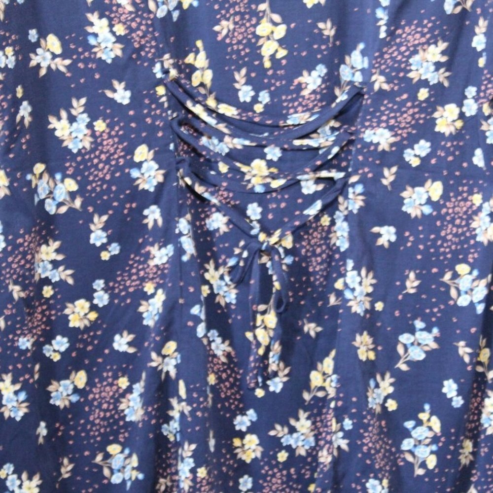 ✨2/$20 Torrid Navy Floral Stretch Challis Corset Back Top 00 Medium Large H12553 - Picture 9 of 12